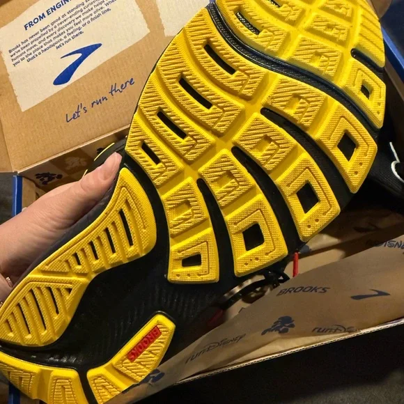 RunDisney Brooks Women's Black Red Yellow Athletic Running Shoes